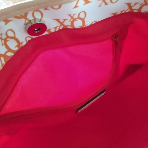 XOXO Tote - Picture 5 of 7